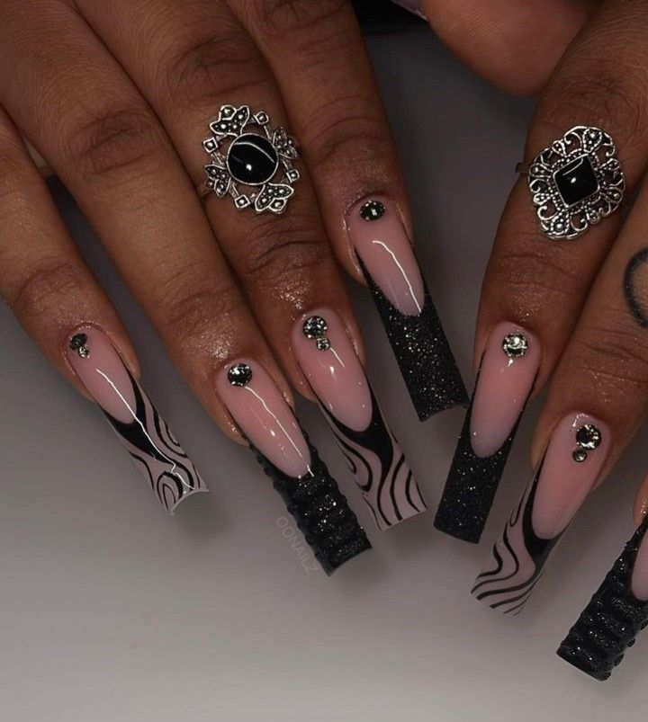 Pale Yellow '25th' Rhinestone Nails Pale Yellow '25th' Rhinestone Nails — 25th Birthday Nails 2027
