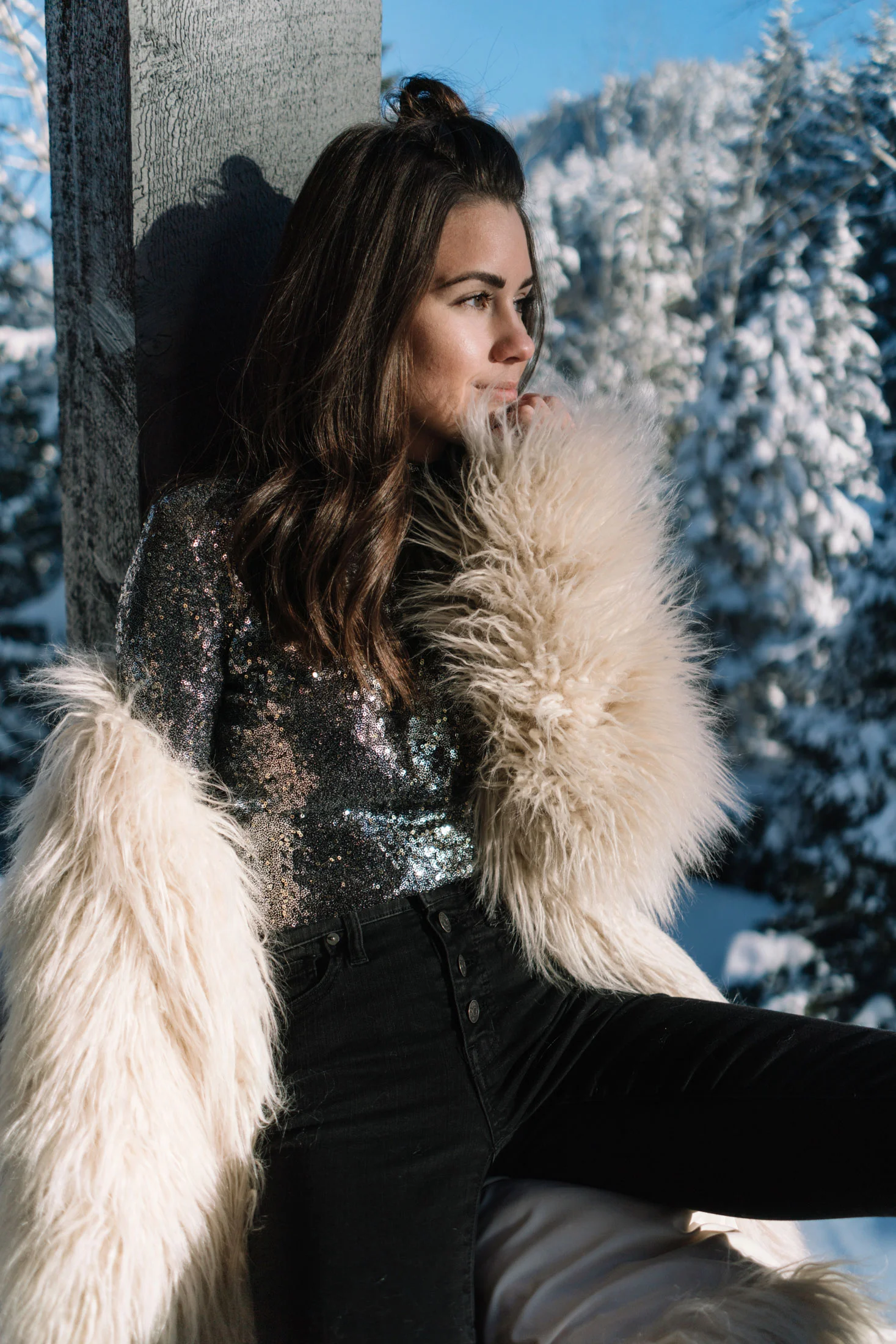 Silver Sequin Top and Faux Fur Stole for a Cozy Glam NYE Silver Sequin Top and Faux Fur Stole for a Cozy Glam NYE — Sequin New Years Eve Outfits 2027