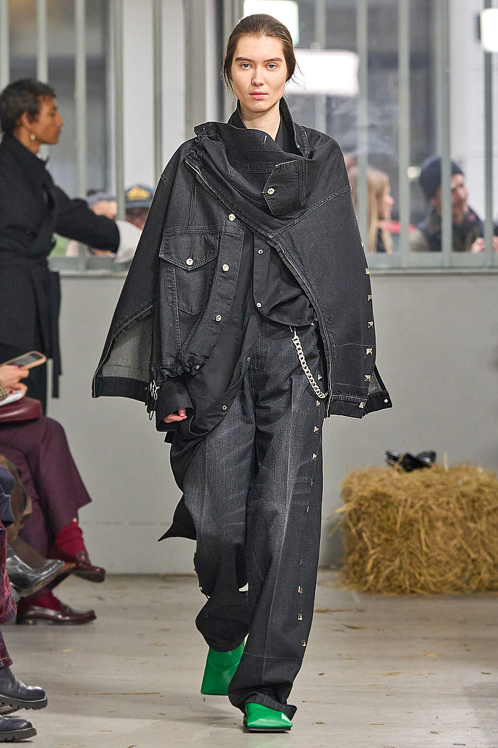Denim Cape and Heels: Avant-Garde Ensemble Denim Cape and Heels: Avant-Garde Ensemble — Spring Outfit Trends 2027