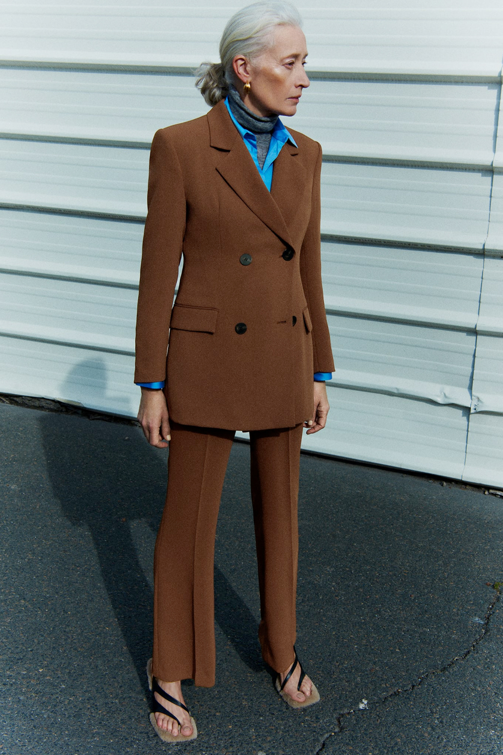 Oversized Tailored Suit in Brown with Blue Accents Oversized Tailored Suit in Brown with Blue Accents — Zara Outfits 2027
