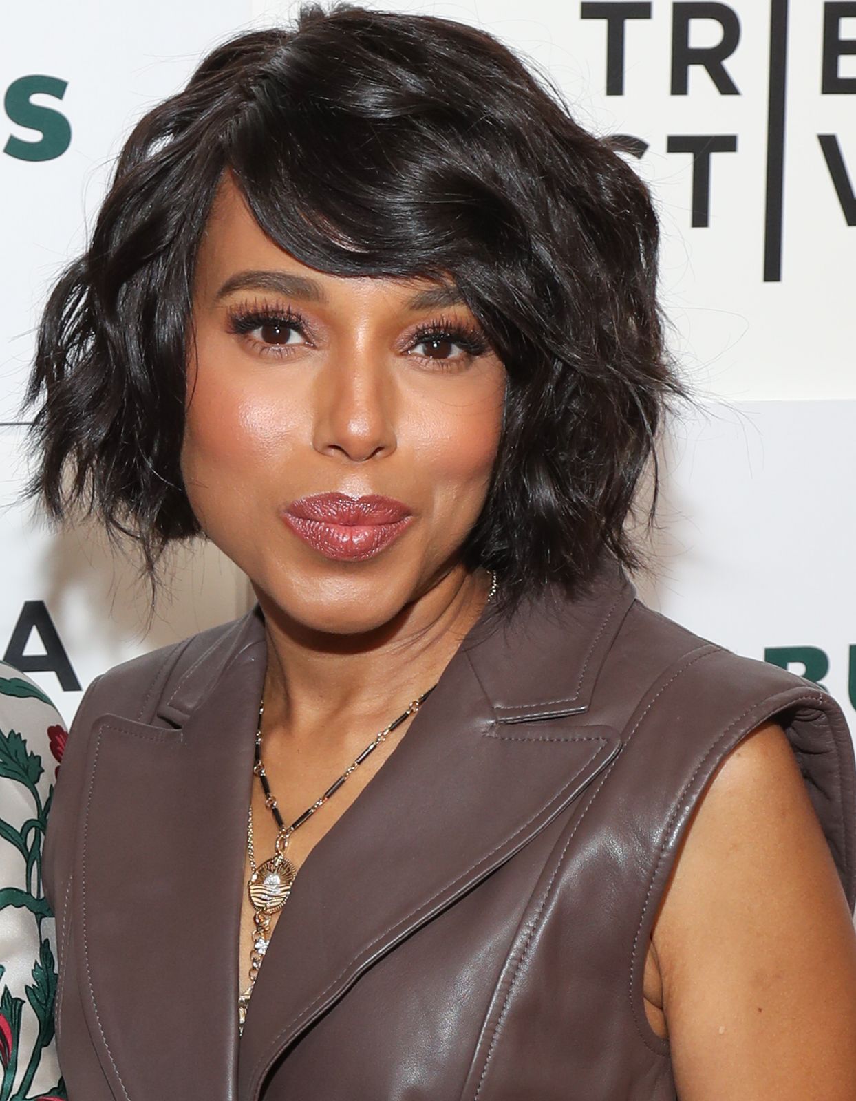 Textured Wavy Bob With Side Bangs — Y2K Bob 2027