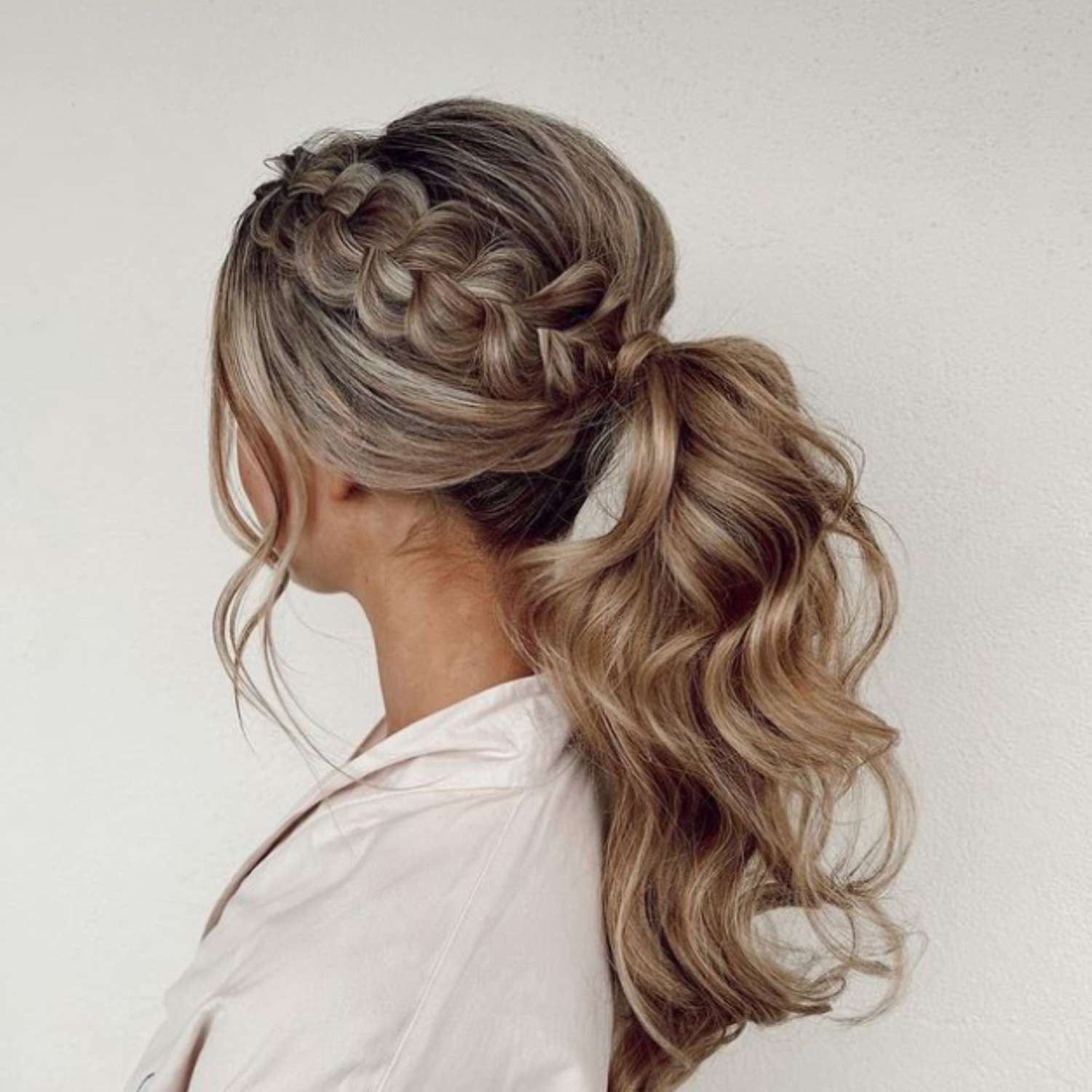 Long Visual Idea Long Visual Idea — Holiday Hairstyles 2026