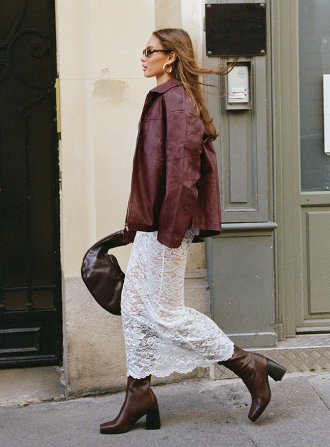 Street Style Edge: Lace Skirt with Leather Jacket and Boots — Lace Skirt Outfits 2027