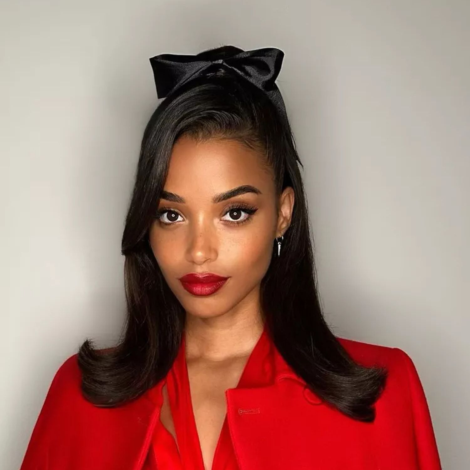 Half-Up Ponytail With Voluminous Waves Half-Up Ponytail With Voluminous Waves — Down Family Photo Hairstyles 2027