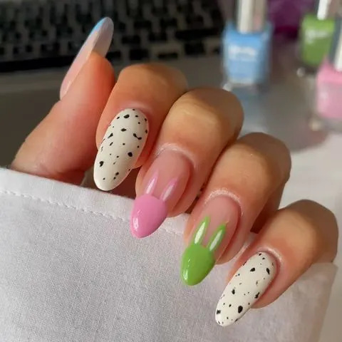 Speckled Egg Pattern Oval Nails Speckled Egg Pattern Oval Nails — Easter French Tip Nails 2027