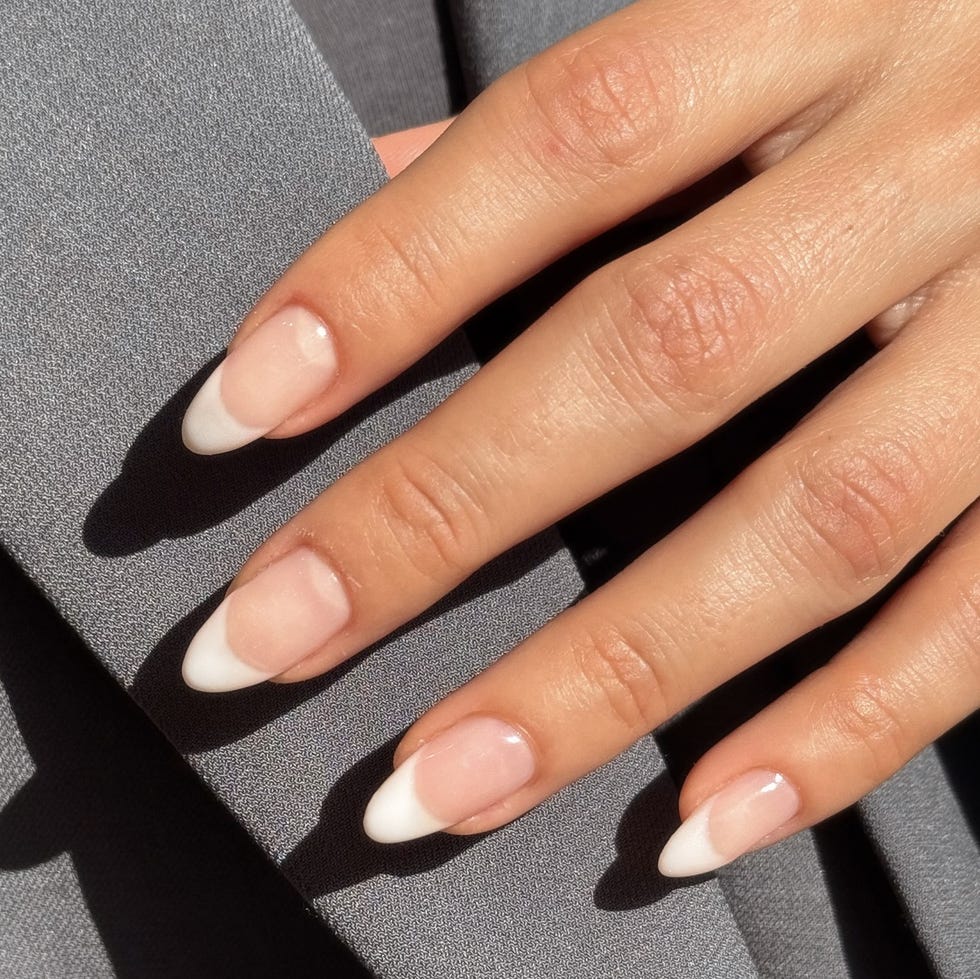 Medium Almond Clean Smile Line Medium Almond Clean Smile Line — White French Tip Nails 2027