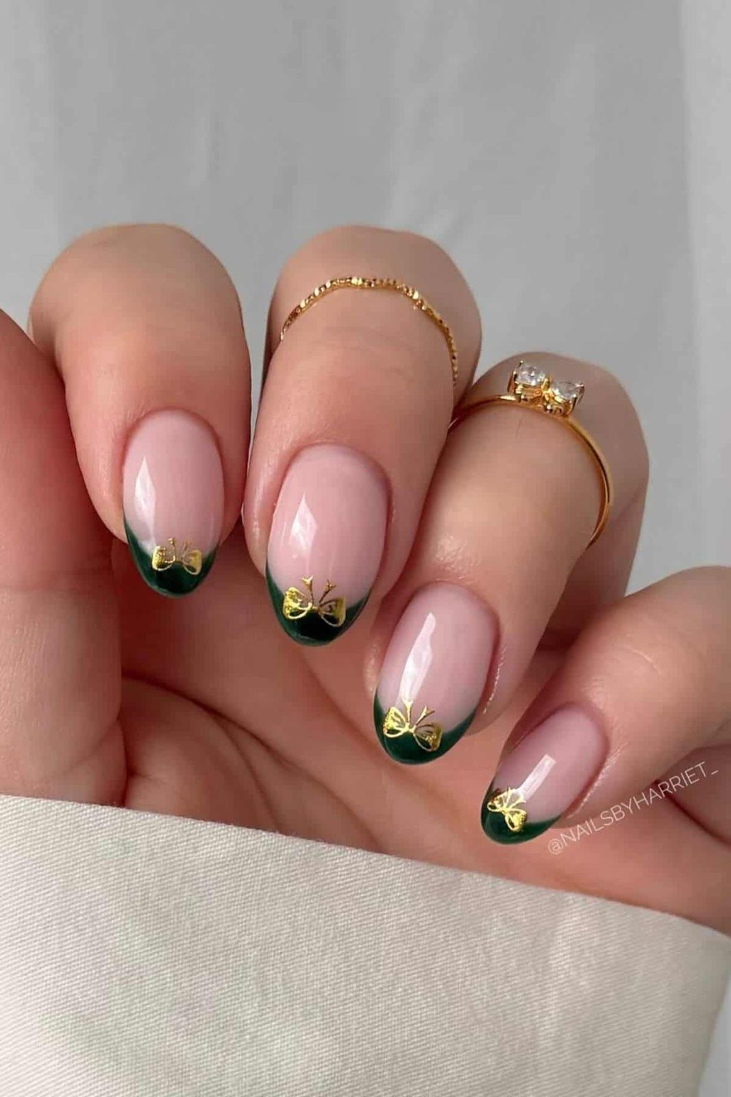 Glossy Visual Idea Glossy Visual Idea — Emerald Prom Nails 2027