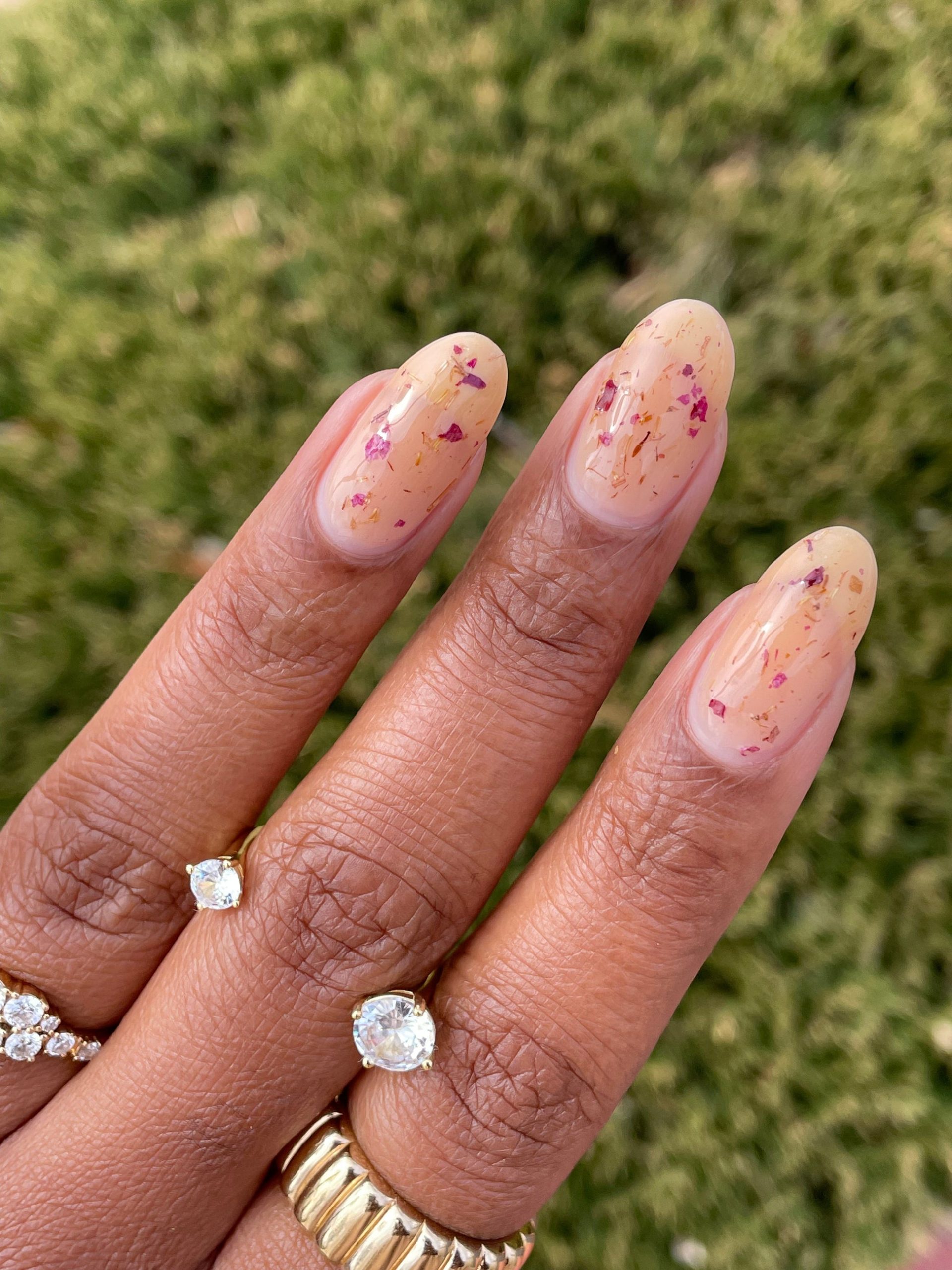 Peach Base Dried Wildflowers and Gold Flakes Peach Base Dried Wildflowers and Gold Flakes — Wildflower Flower Nails 2027