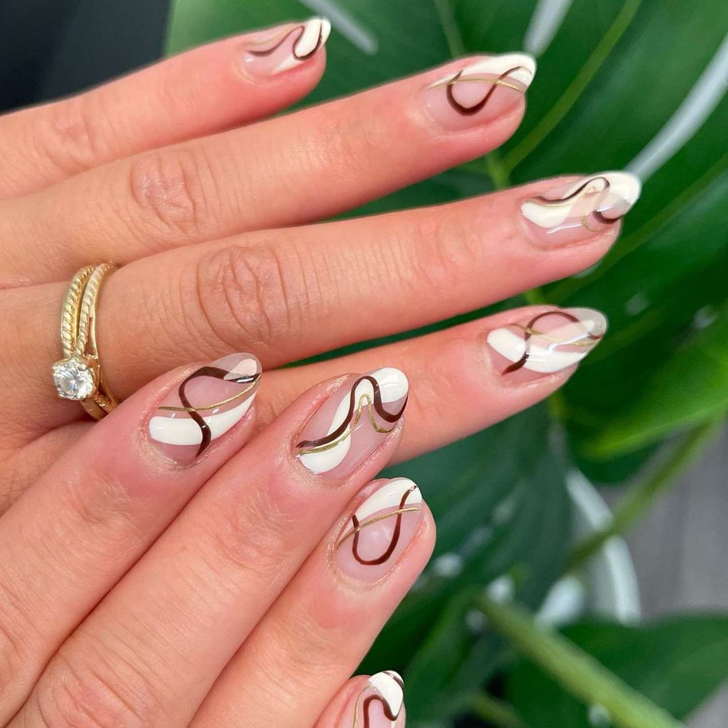 Sheer Swirling Lines in Gold Sheer Swirling Lines in Gold — Line Art Nails 2027