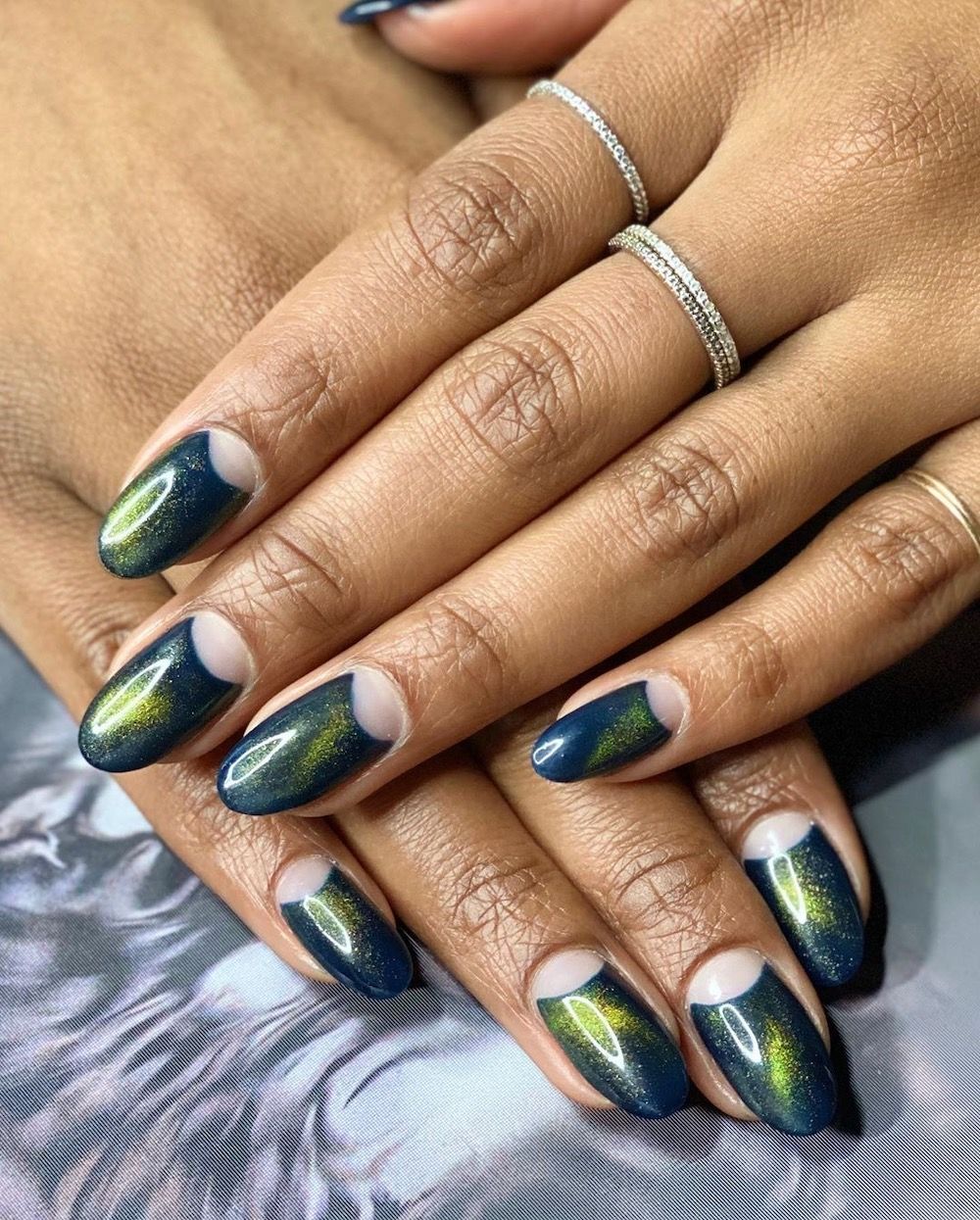Cat-Eye Glossy Visual Idea — Winter Ombre Nails 2027