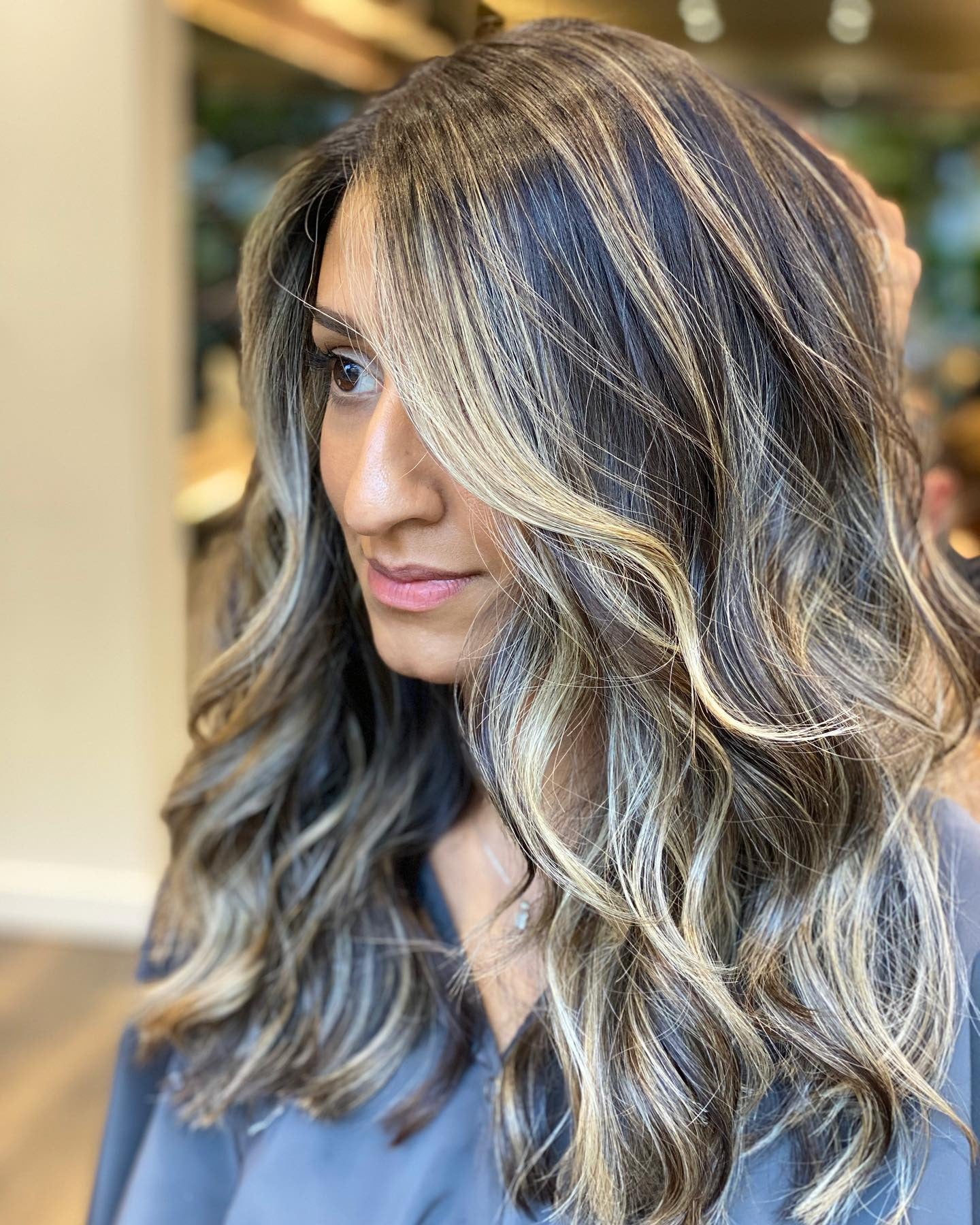 Side View Mid-Back Dark Brown Seamless Blonde Balayage Side View Mid-Back Dark Brown Seamless Blonde Balayage — Blonde Balayage 2027