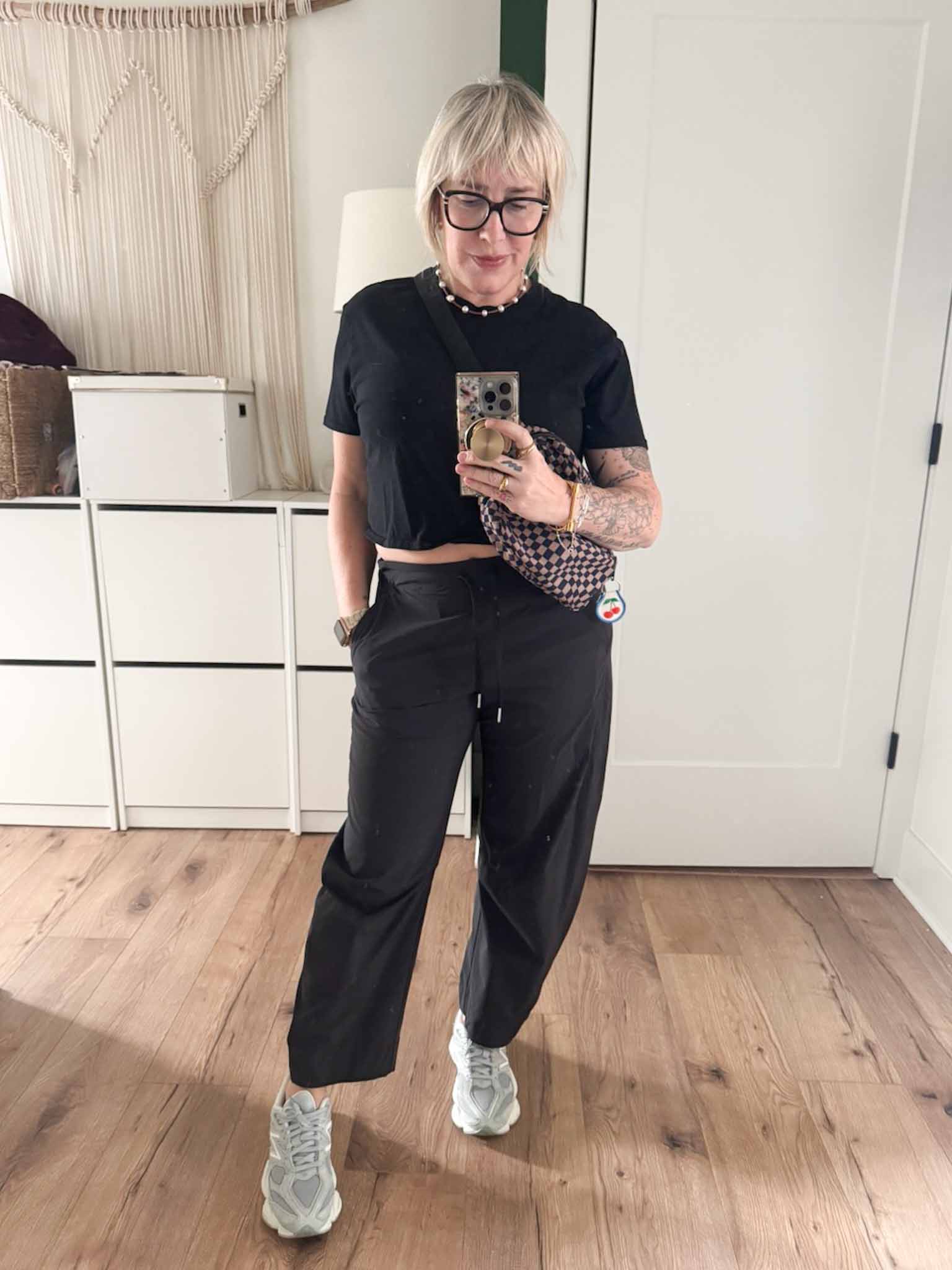 Monochromatic Grey Sneakers with Cropped Tee and Wide-Leg Trousers Monochromatic Grey Sneakers with Cropped Tee and Wide-Leg Trousers — Retro Sneakers Outfits 2027