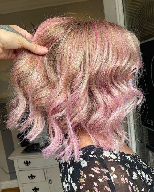 Collarbone Blonde Bob With Vibrant Pink Highlights Collarbone Blonde Bob With Vibrant Pink Highlights — Pink Bob 2027