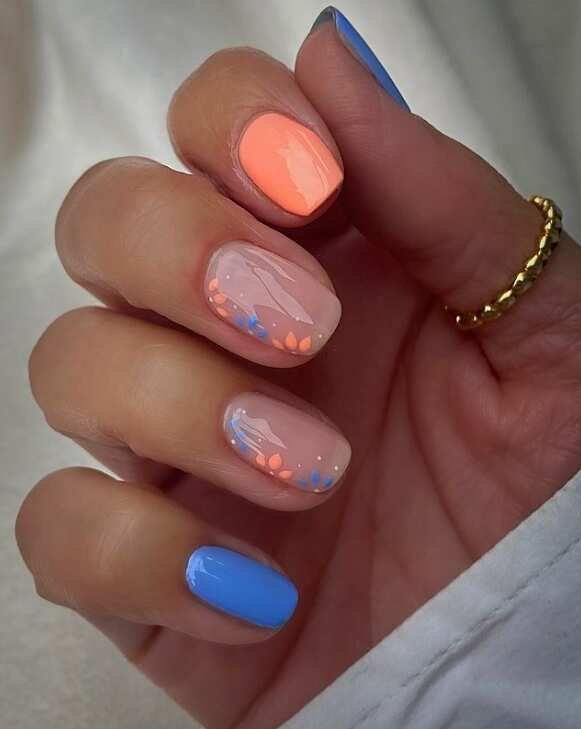 Clean Execution Scattered Pink Floral Motifs Clean Execution Scattered Pink Floral Motifs — Short Floral Nails 2027