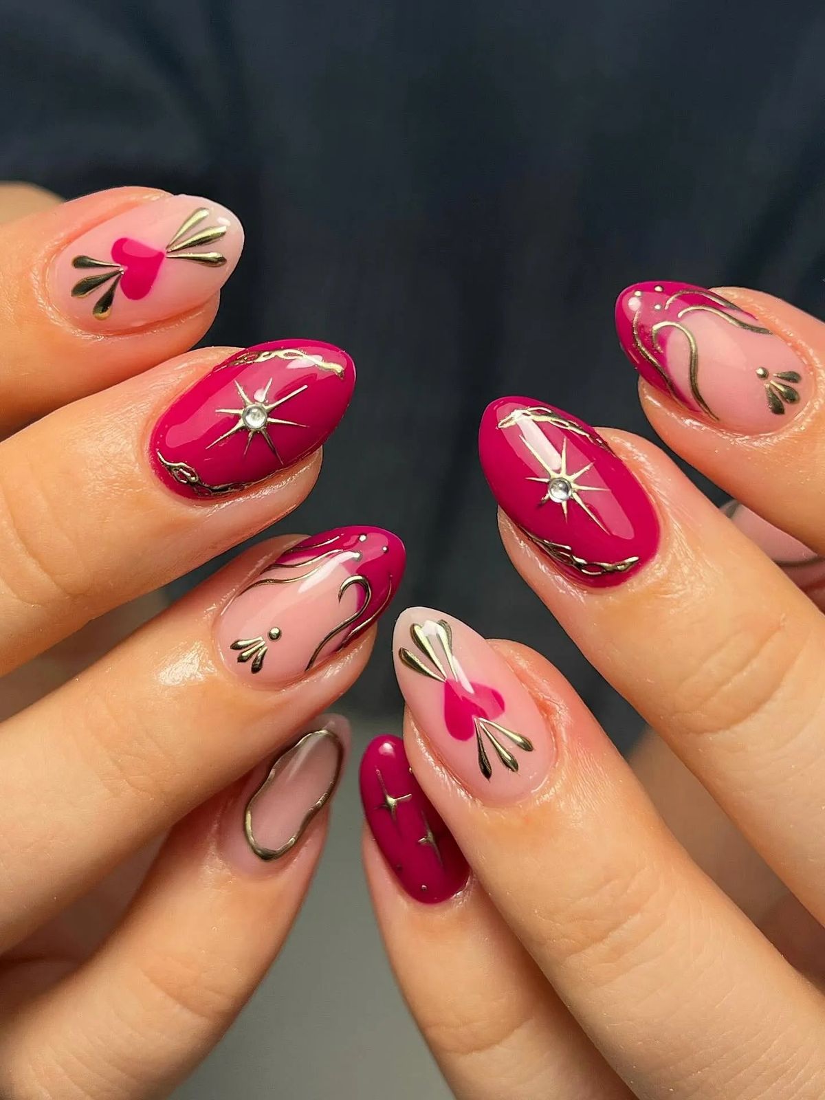 Magenta Heart & Gold Swirl Short Oval Nails Magenta Heart & Gold Swirl Short Oval Nails — Magenta Nails 2027