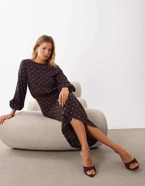Fitted Polka Dot Dress for Stylish City Vacation Days — Vacation Dresses 2027