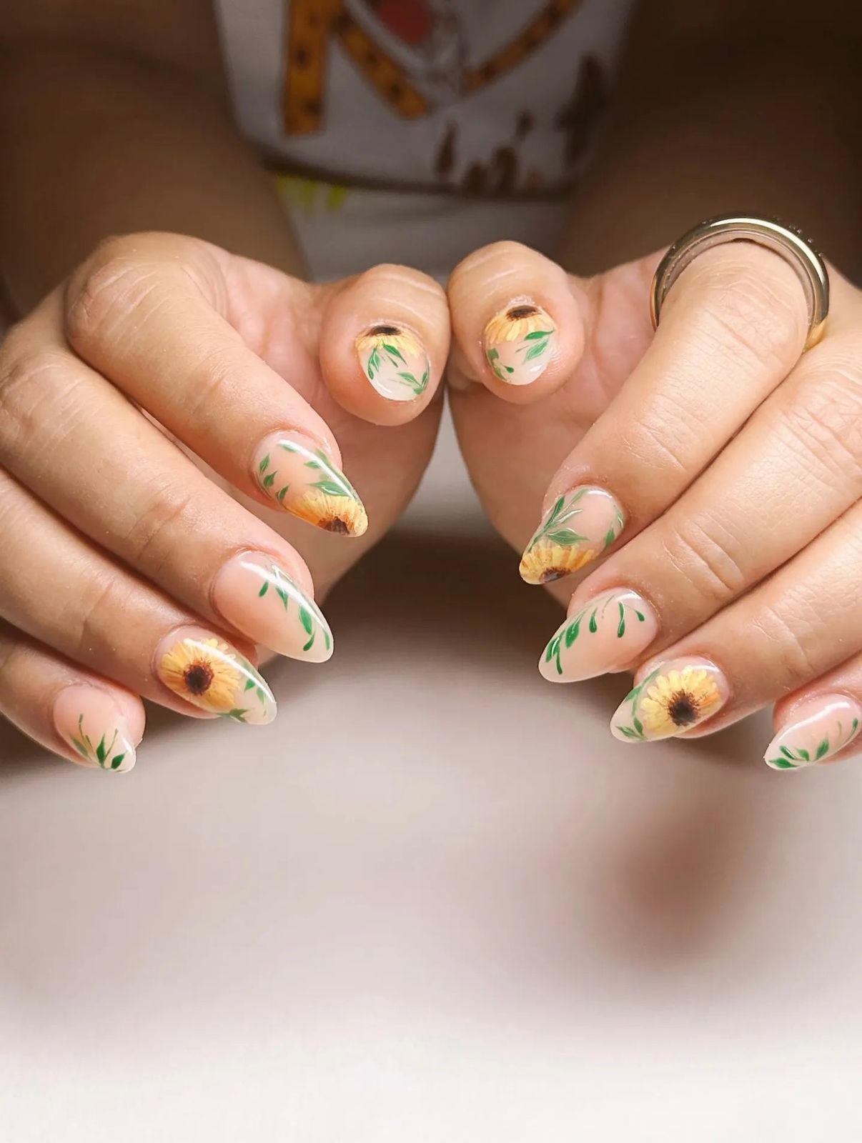 Summer Autumn Visual Idea — Floral Gel Nails 2027