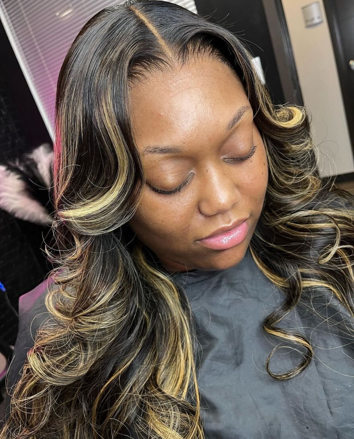 Mid-Back Visual Idea Mid-Back Visual Idea — Blonde Hair 2027 for Brown Skin