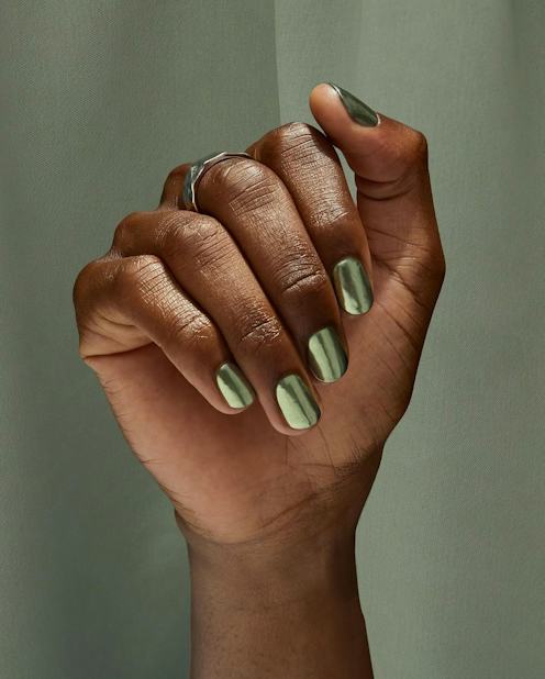Solid Color Light Green Chrome Short Squares Solid Color Light Green Chrome Short Squares — Green Chrome Nails 2027