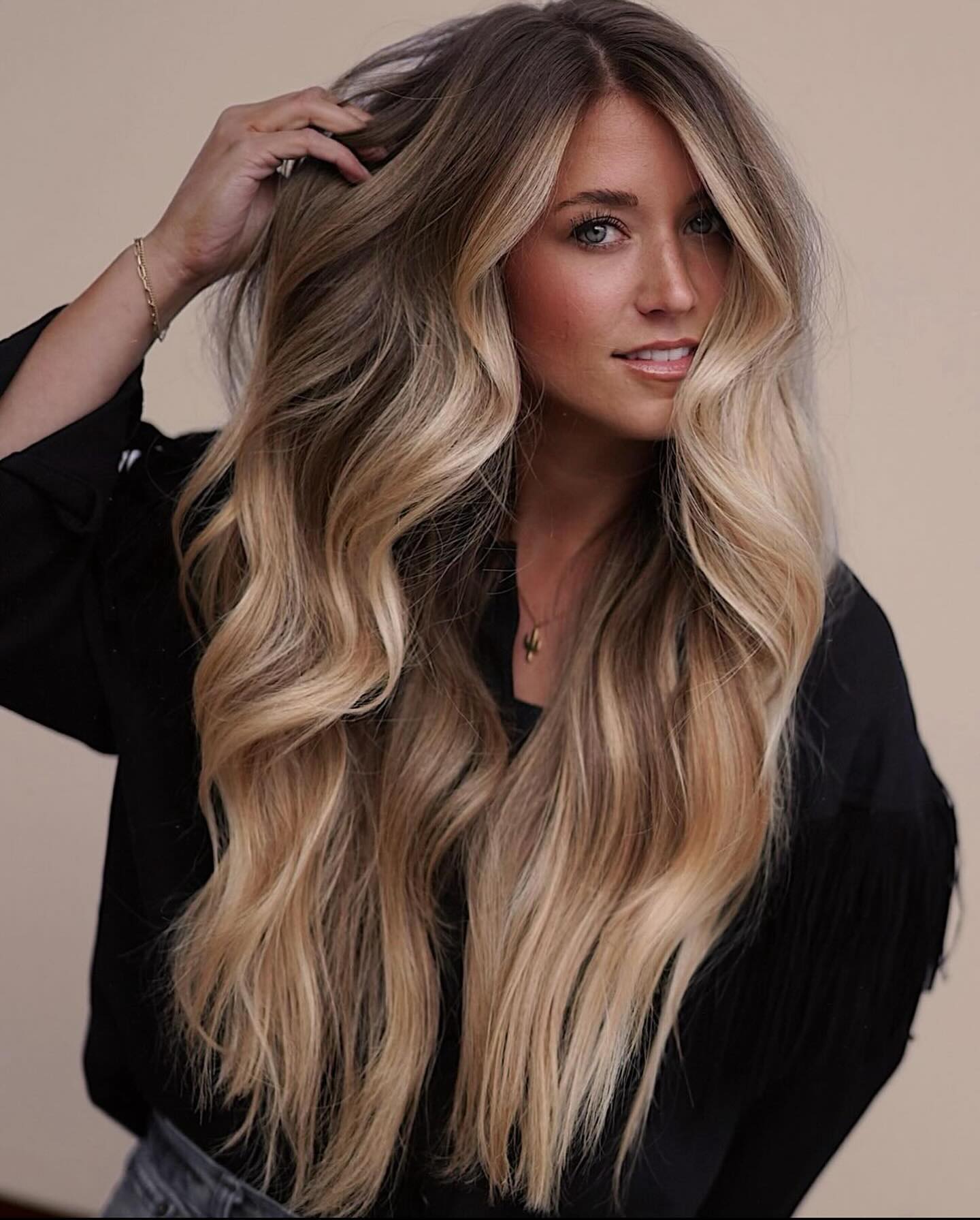 Mid-Back Warm Blonde With Soft Waves — Warm Blonde Hair 2027