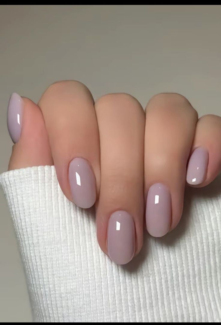 Muted Lavender Glossy Nails — Nail Colors 2027