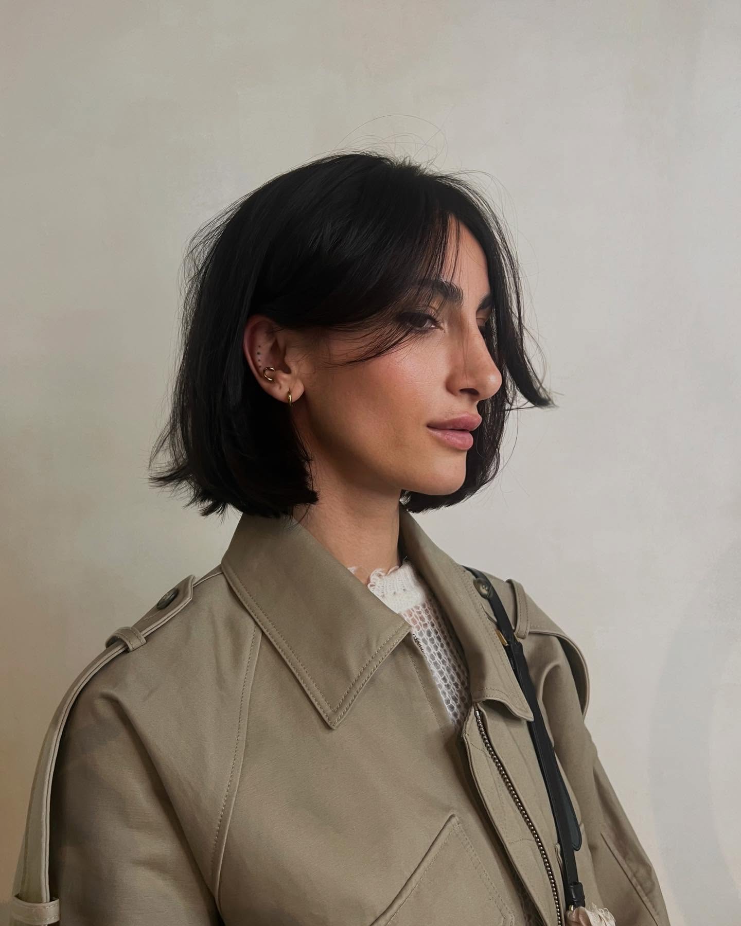 Air Dried Dark Brown Bob — Wavy Bob Haircut Ends At The Chin Air Dried Dark Brown Bob — Wavy Bob Haircut Ends At The Chin — Italy Hairstyles 2027