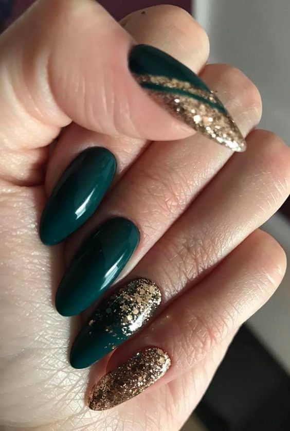 Visual Idea Visual Idea — Emerald Prom Nails 2027