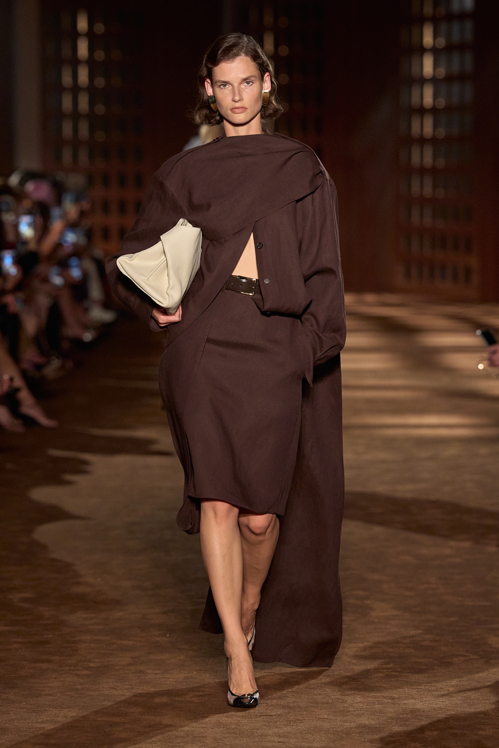 Voluminous Linen Wrap Top and Skirt for a Dramatic Statement Voluminous Linen Wrap Top and Skirt for a Dramatic Statement — Brown Outfits 2027