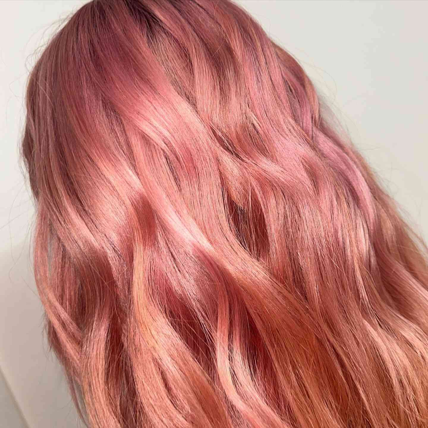 Strawberry Blonde With Lived-In Roots Strawberry Blonde With Lived-In Roots — Peach Blonde Hair 2027