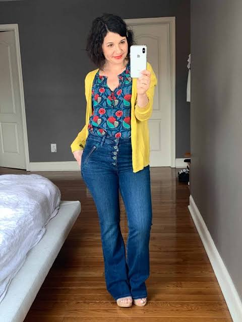 Floral Blouse and Yellow Cardigan with Flare Jeans Floral Blouse and Yellow Cardigan with Flare Jeans — Zoom Outfits 2027