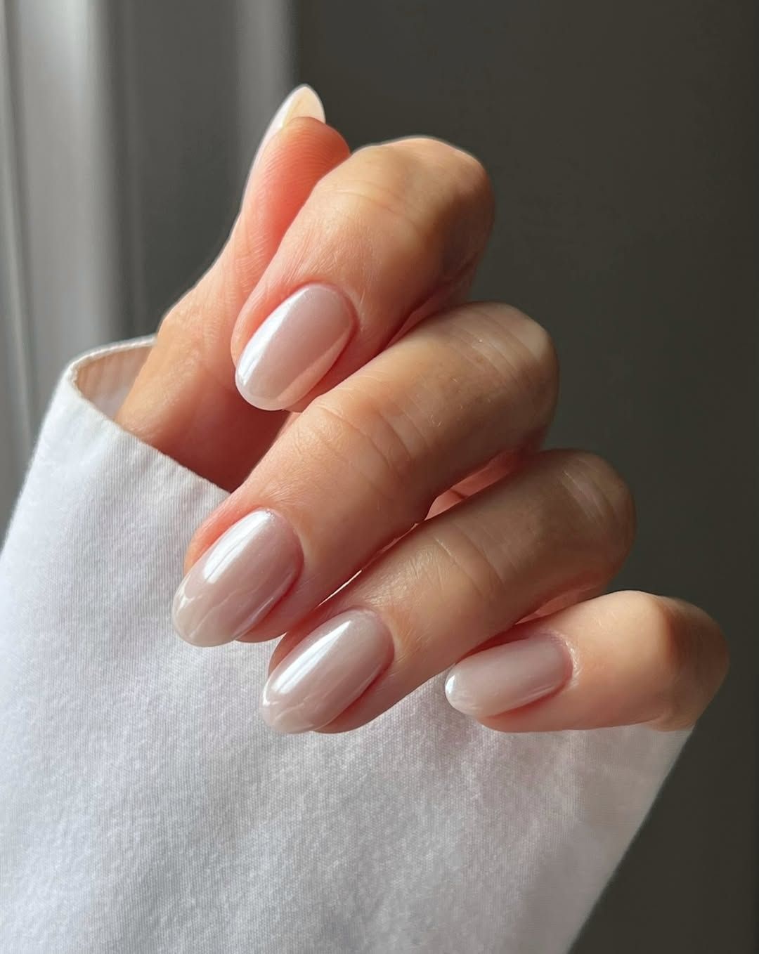 Soft Chrome Nails Are a Springtime Twist on the Shimmering Trend | Vogue
