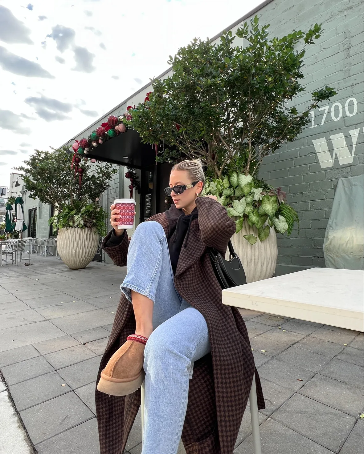 Cozy Layers: Abercrombie's Checked Coat Over a Hoodie Cozy Layers: Abercrombie's Checked Coat Over a Hoodie — Abercrombie Outfits 2027