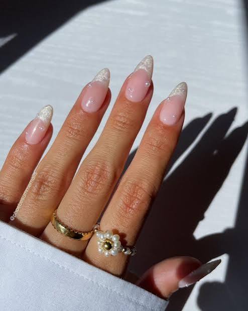 Shimmering Nude to Pink Ombre Almond Nails Shimmering Nude to Pink Ombre Almond Nails — Classy Wedding Nails 2027