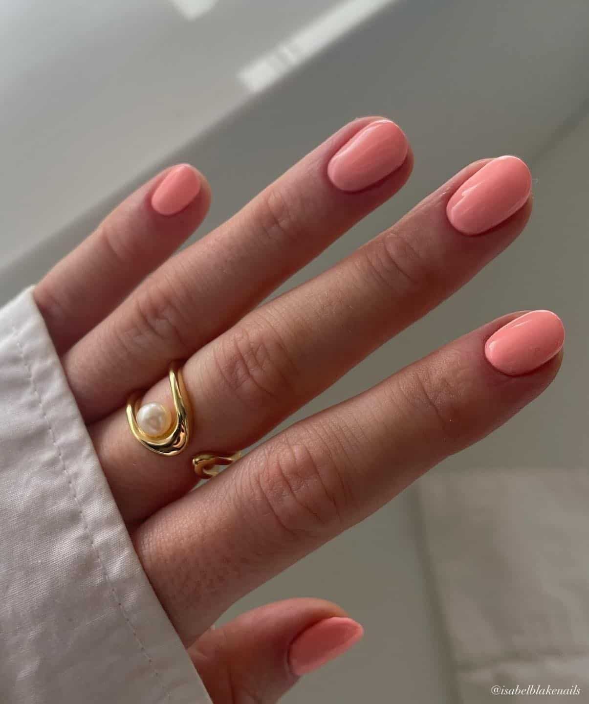 Vibrant Coral-Peach Short Oval Nails Vibrant Coral-Peach Short Oval Nails — Peach Round Nails 2027