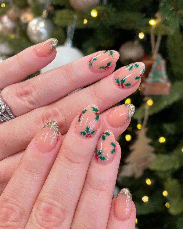 Medium Almond Holly Motif With Gold Tips Medium Almond Holly Motif With Gold Tips — Holly Nails 2027