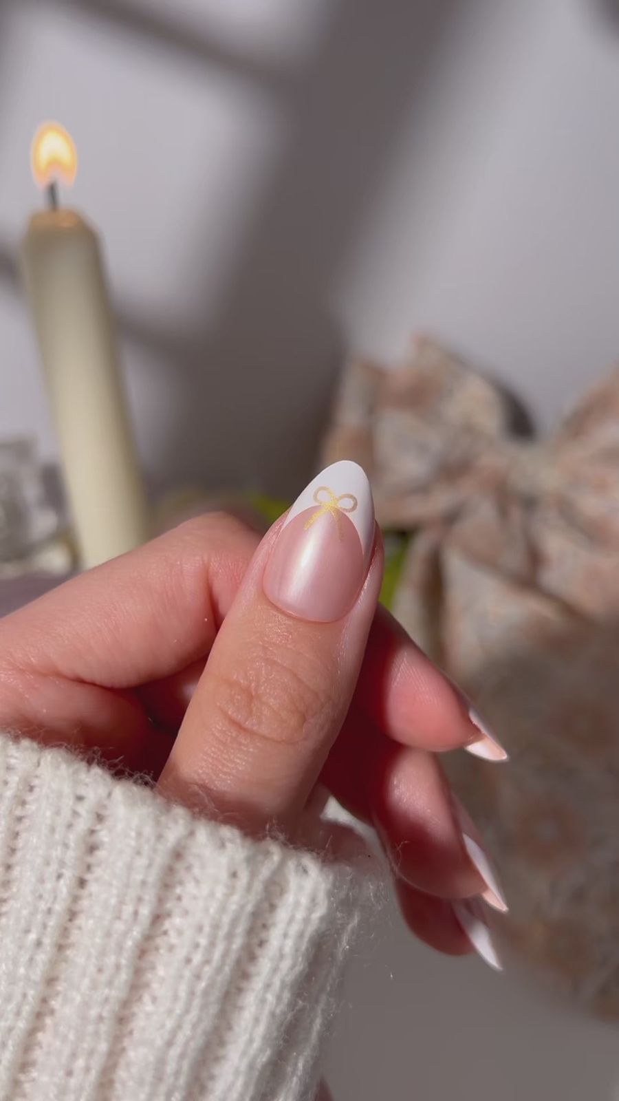Medium Almond Gold Fine Line Bow Medium Almond Gold Fine Line Bow — Simple Bow Nails 2027