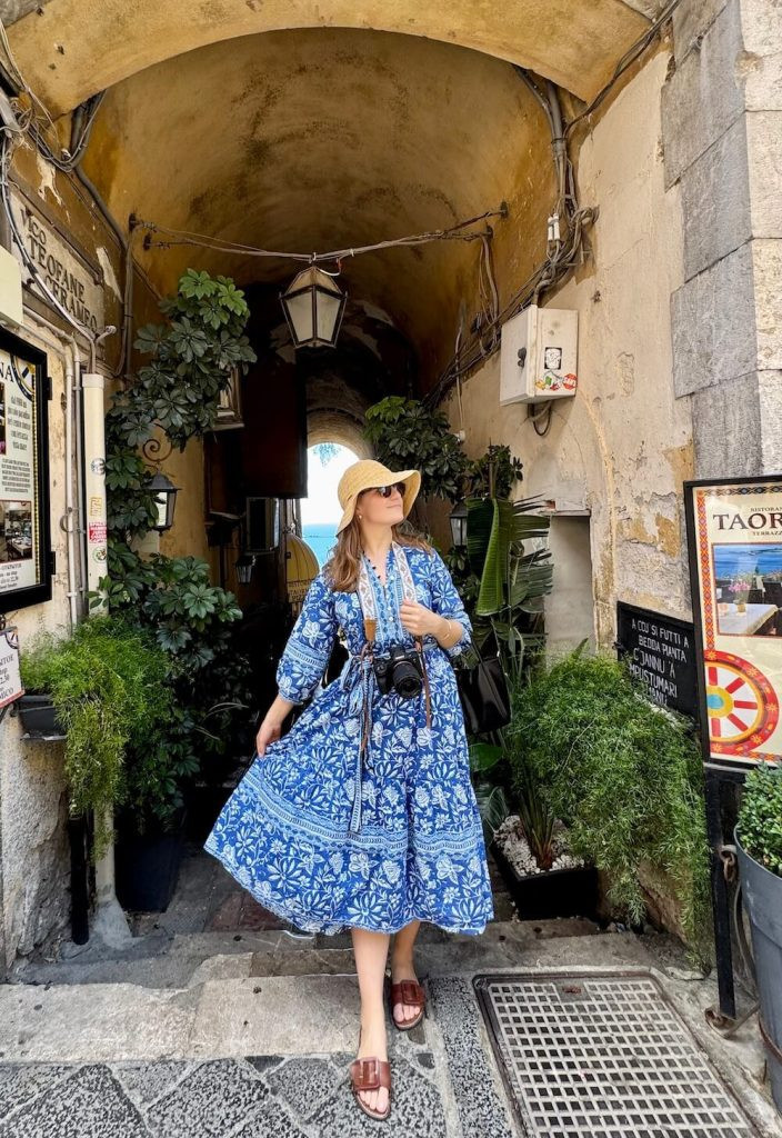 Oversized Cream Blazer and Mini Skirt for Elevated Dining Oversized Cream Blazer and Mini Skirt for Elevated Dining — Italian Restaurant Outfits 2027