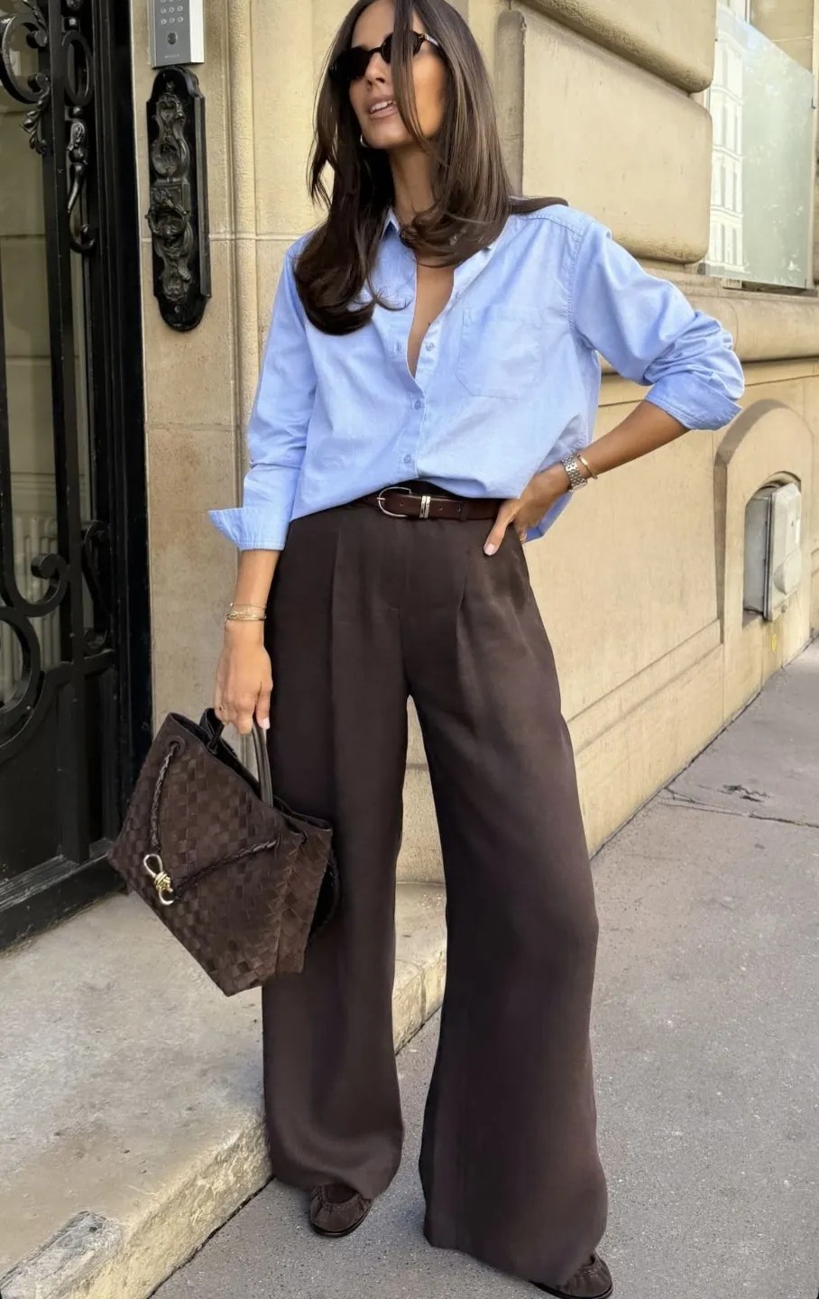Linen Trousers and Button-Down for a Relaxed Museum Day Linen Trousers and Button-Down for a Relaxed Museum Day — Museum Outfits 2027