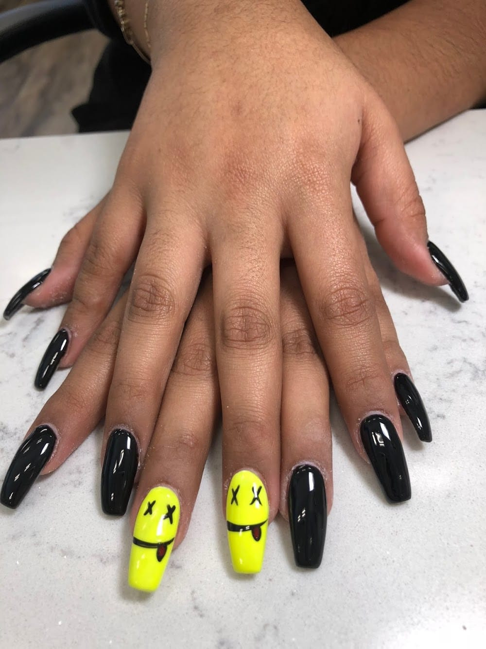 Glossy Black Medium Coffin Yellow Smileys Glossy Black Medium Coffin Yellow Smileys — Smiley Face Coffin Nails 2027