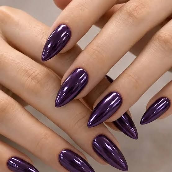 High-Shine Metallic Chrome Stiletto High-Shine Metallic Chrome Stiletto — Lavender Stiletto Nails 2027