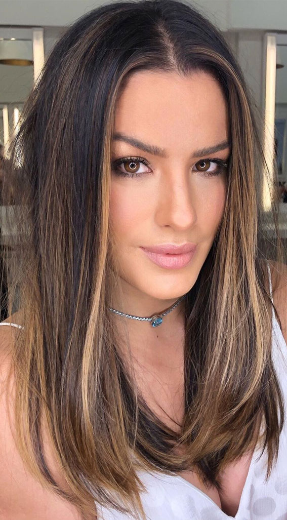Straight With Subtle Waves Visual Idea Straight With Subtle Waves Visual Idea — Caramel Highlights 2027