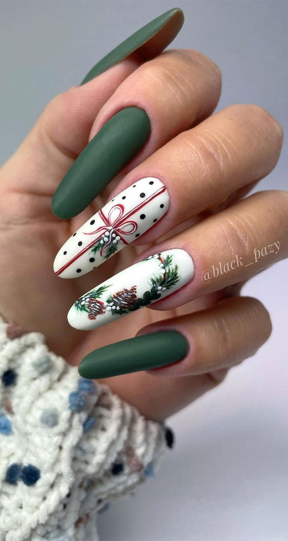 Deep Green Wreath Polka Dot Matte Nails Deep Green Wreath Polka Dot Matte Nails — Matte Christmas Nails 2026