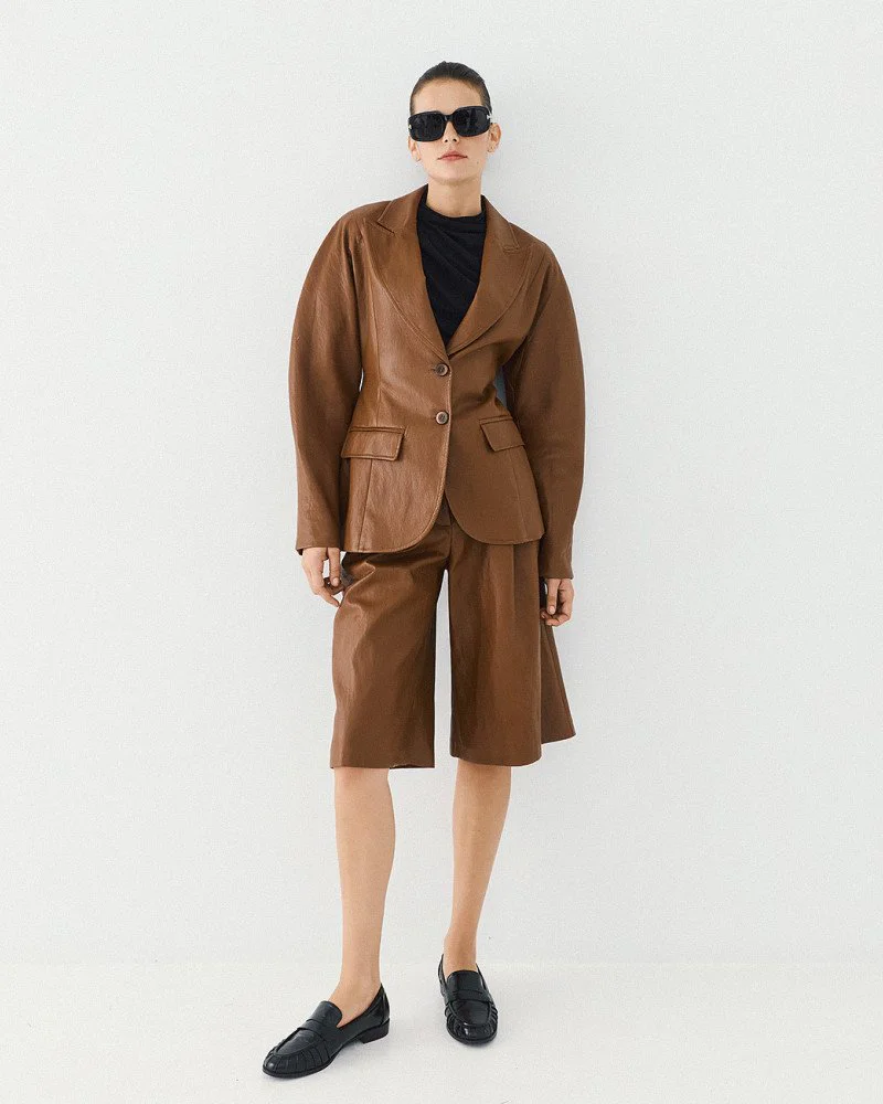 Matching Leather Blazer and Bermuda Shorts Set Matching Leather Blazer and Bermuda Shorts Set — Brown Outfits 2027