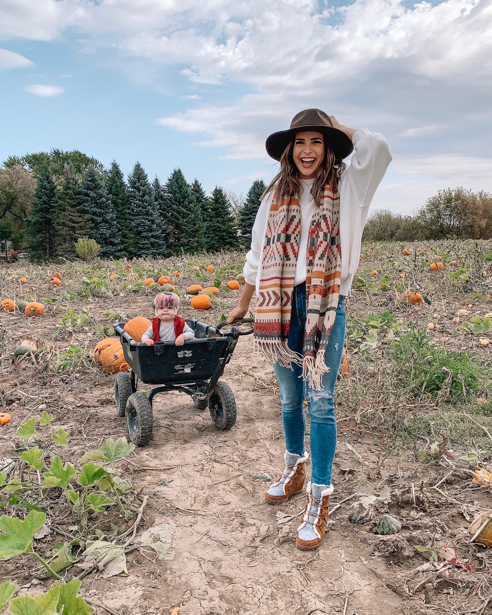 White Sweater and Scarf with Skinny Jeans for a Pumpkin Patch White Sweater and Scarf with Skinny Jeans for a Pumpkin Patch — Farm Outfits 2027