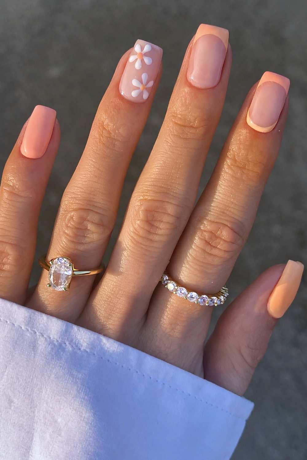 Peach French Tips with Daisies Peach French Tips with Daisies — Daisy Flower Nails 2027
