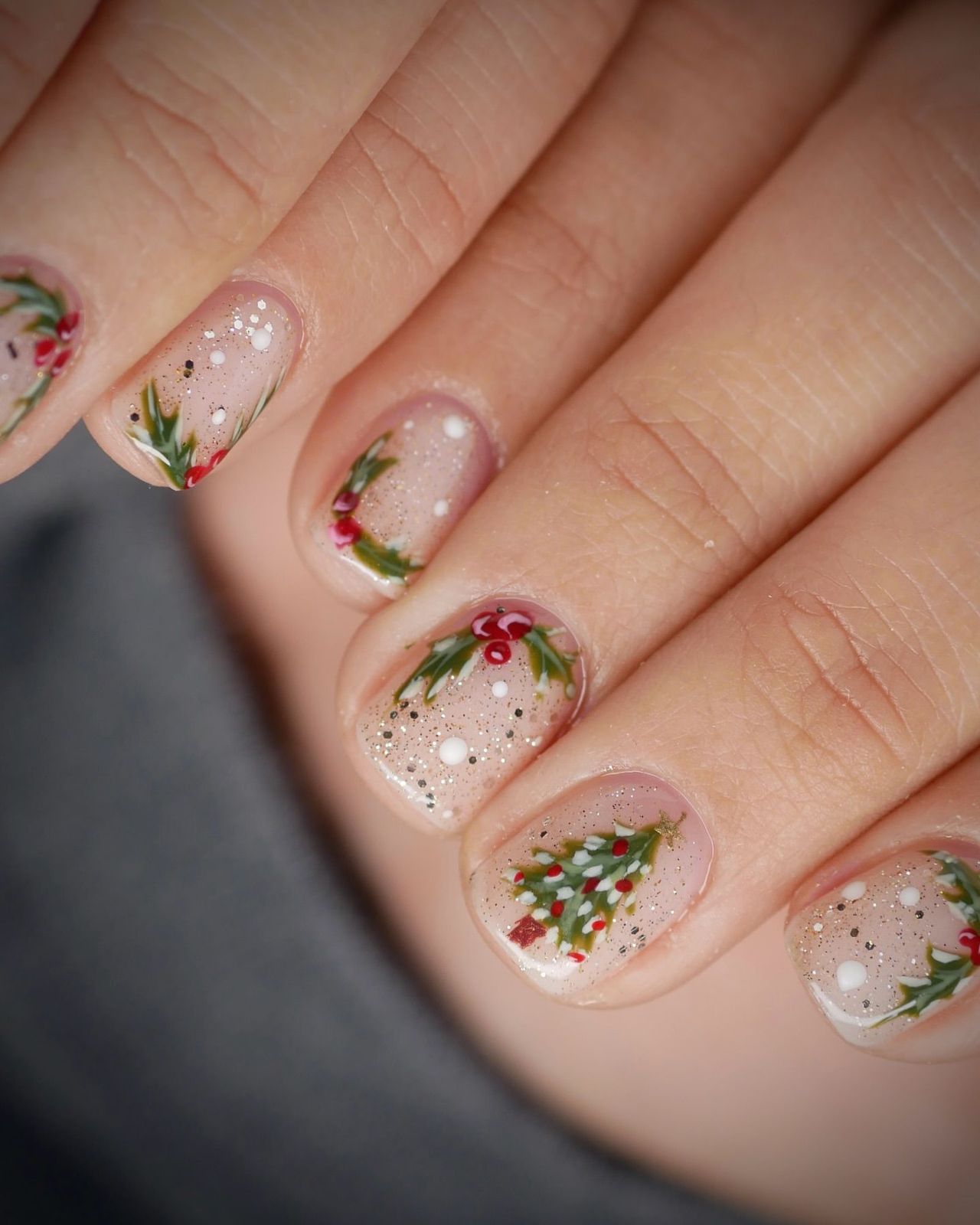 Short Oval Nude Holly Sprigs With Glitter Short Oval Nude Holly Sprigs With Glitter — Holly Nails 2027