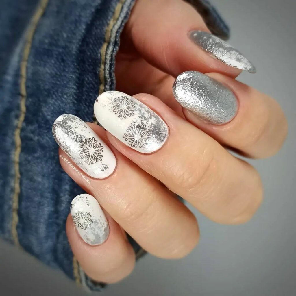 White Snowflake Stamping with Foil White Snowflake Stamping with Foil — White Stamping Nails 2027