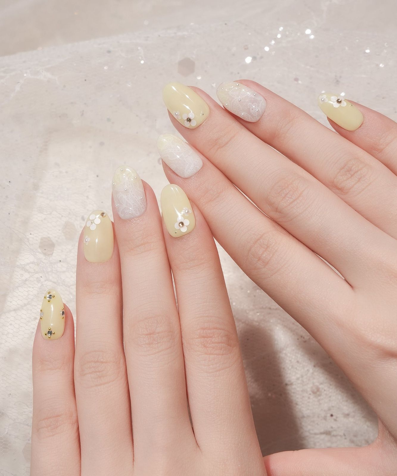 Pale Yellow White Lace Floral Textures — Pastel Oval Nails 2027