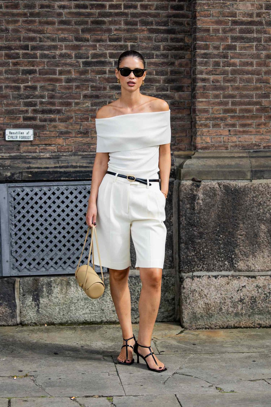 Off-the-Shoulder Top with Bermuda Shorts and Thin Belt Off-the-Shoulder Top with Bermuda Shorts and Thin Belt — Statement Belt Outfits 2027