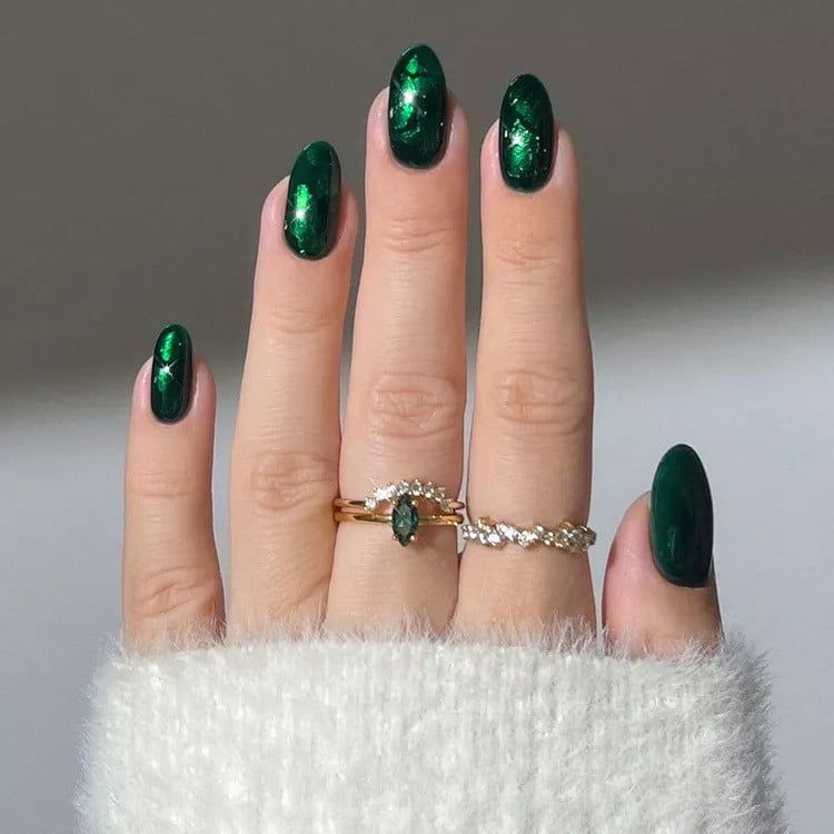 Shimmering Forest Green Metallic Almonds Shimmering Forest Green Metallic Almonds — Forest Green Nails 2027